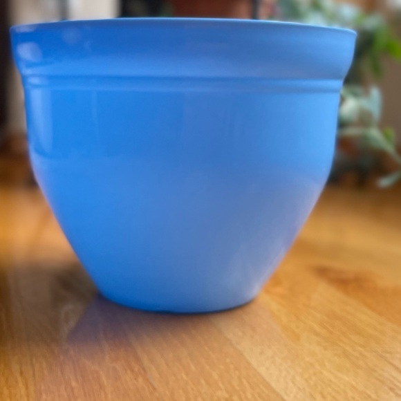 🫐 NWT Periwinkle Blue 10” Planter Flower Pot - Picture 6 of 10